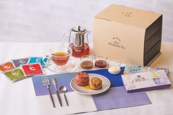テイクアウトのアフタヌーンティーボックス