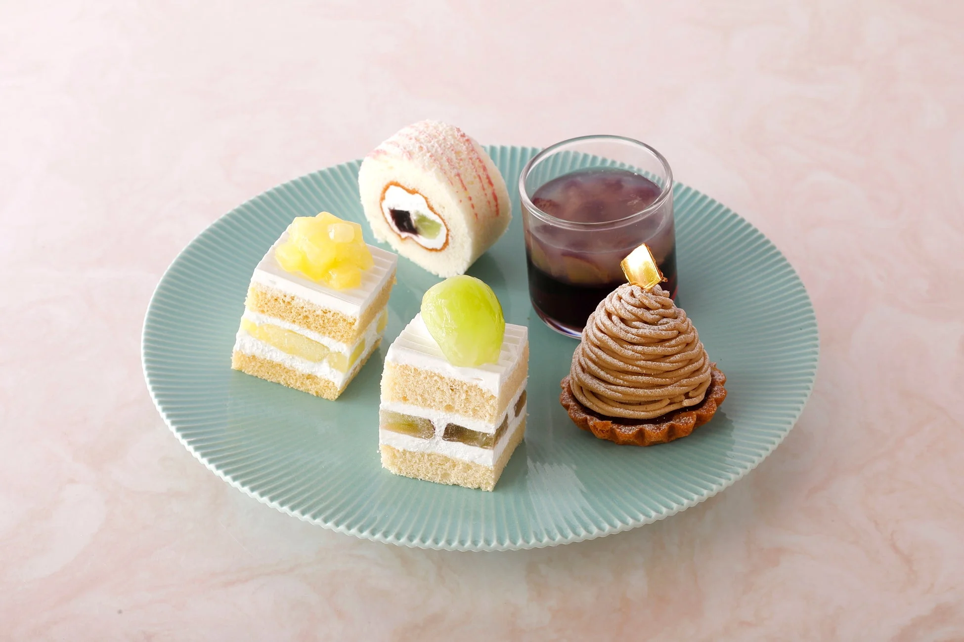 秋の味覚が詰まった豪華なスイーツ